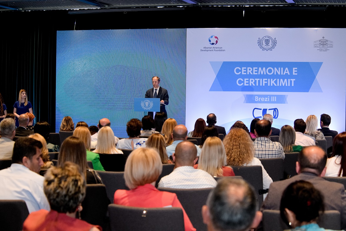 The certification ceremony of the third generation of the school of principals of pre-university education institutions (CSL)